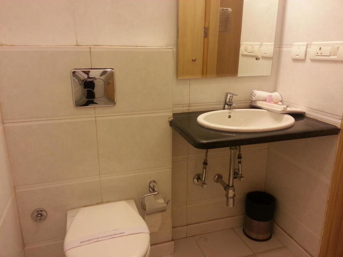 Hotel Arina Inn Ню Делхи Екстериор снимка