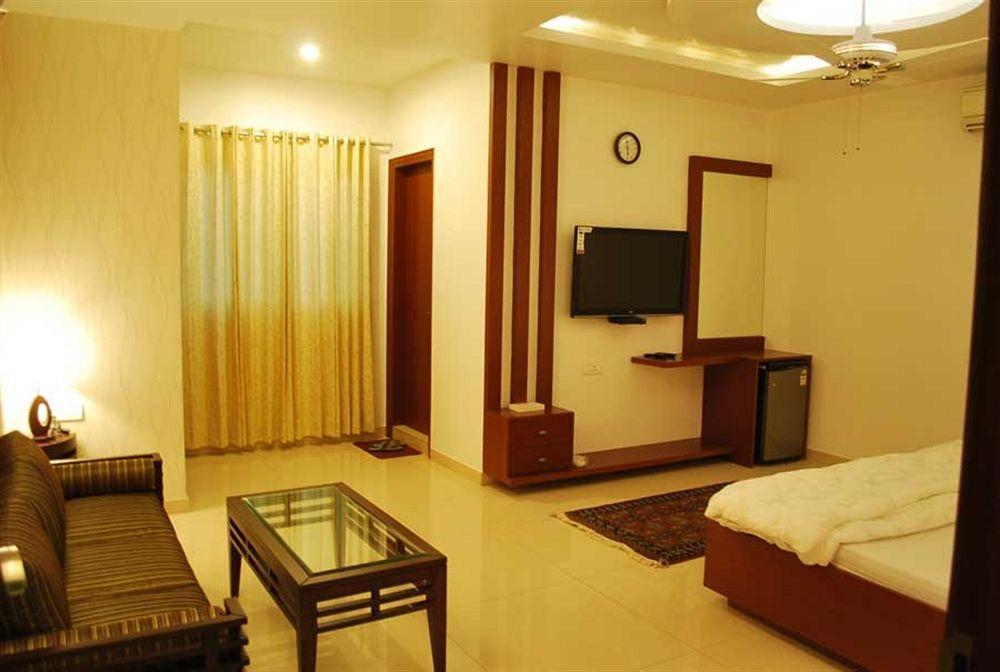 Hotel Arina Inn Ню Делхи Екстериор снимка