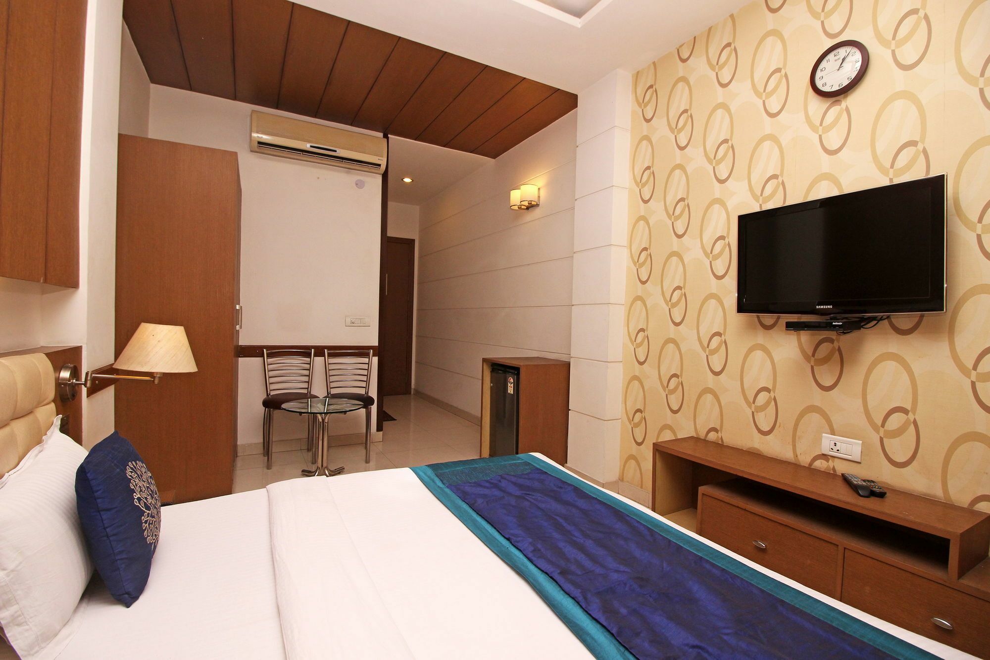 Hotel Arina Inn Ню Делхи Екстериор снимка